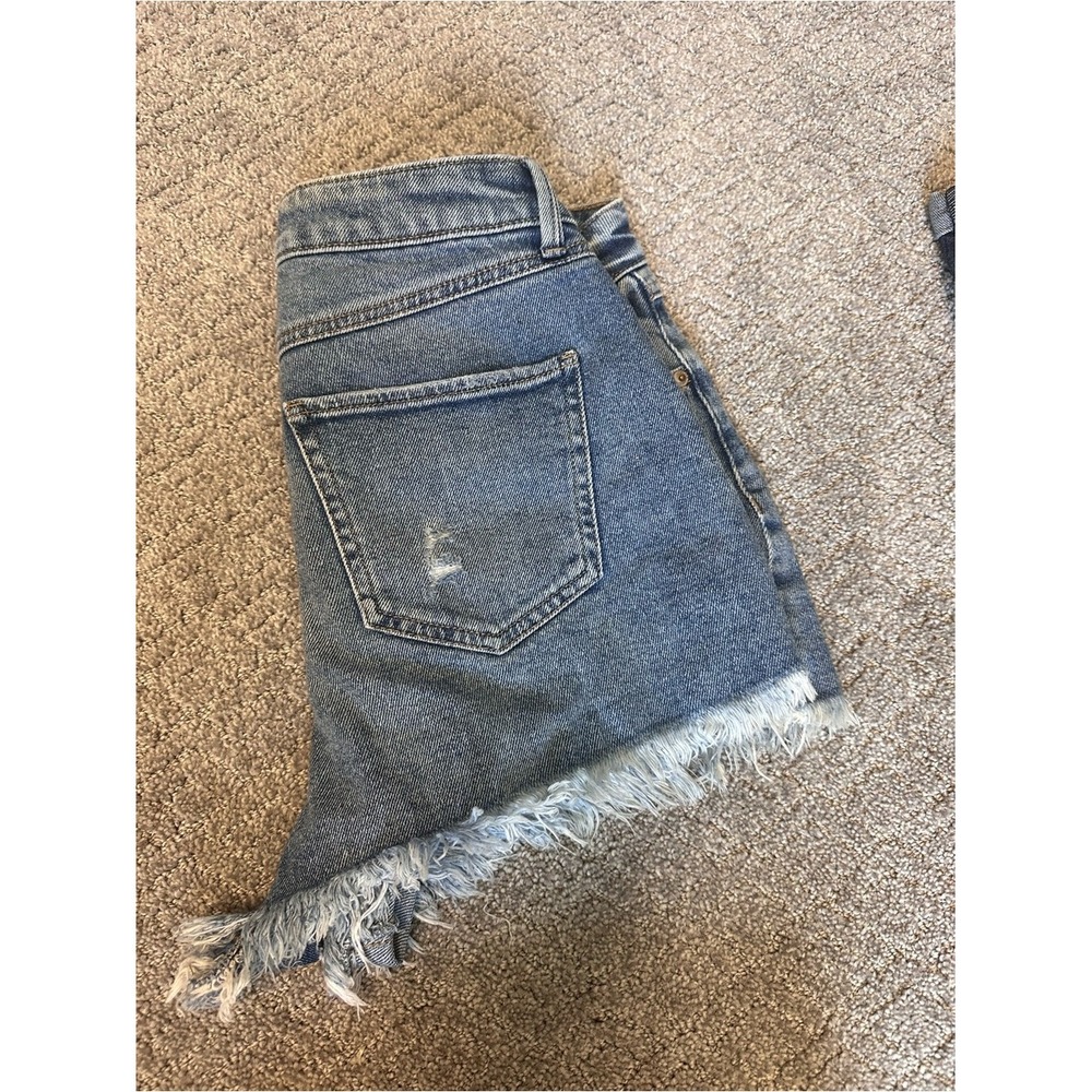 Happily Grey Distressed Denim Shorts Medium Wash Frayed Hem Size 5/27 - Picture 3 of 4